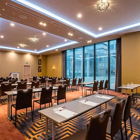 Leonardo Royal Fira Hotel 4*