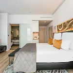 Hotel Leonardo Royal Fira 4*