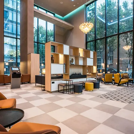 Leonardo Royal Fira Hotel 4*