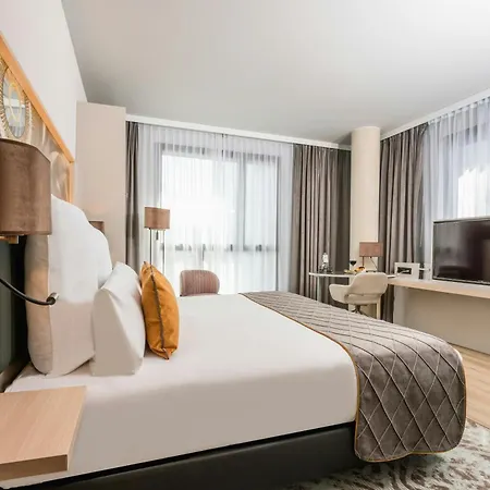 Otel Leonardo Royal Fira