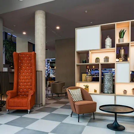 Otel Leonardo Royal Fira 4*