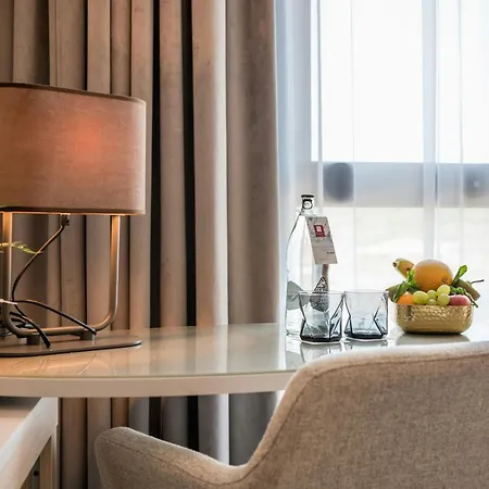 Otel Leonardo Royal Fira