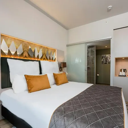 Otel Leonardo Royal Fira 4*