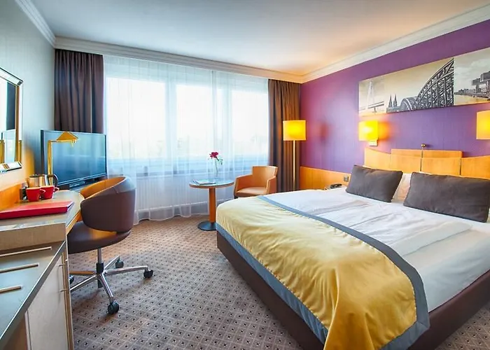 Leonardo Royal Fira 4*